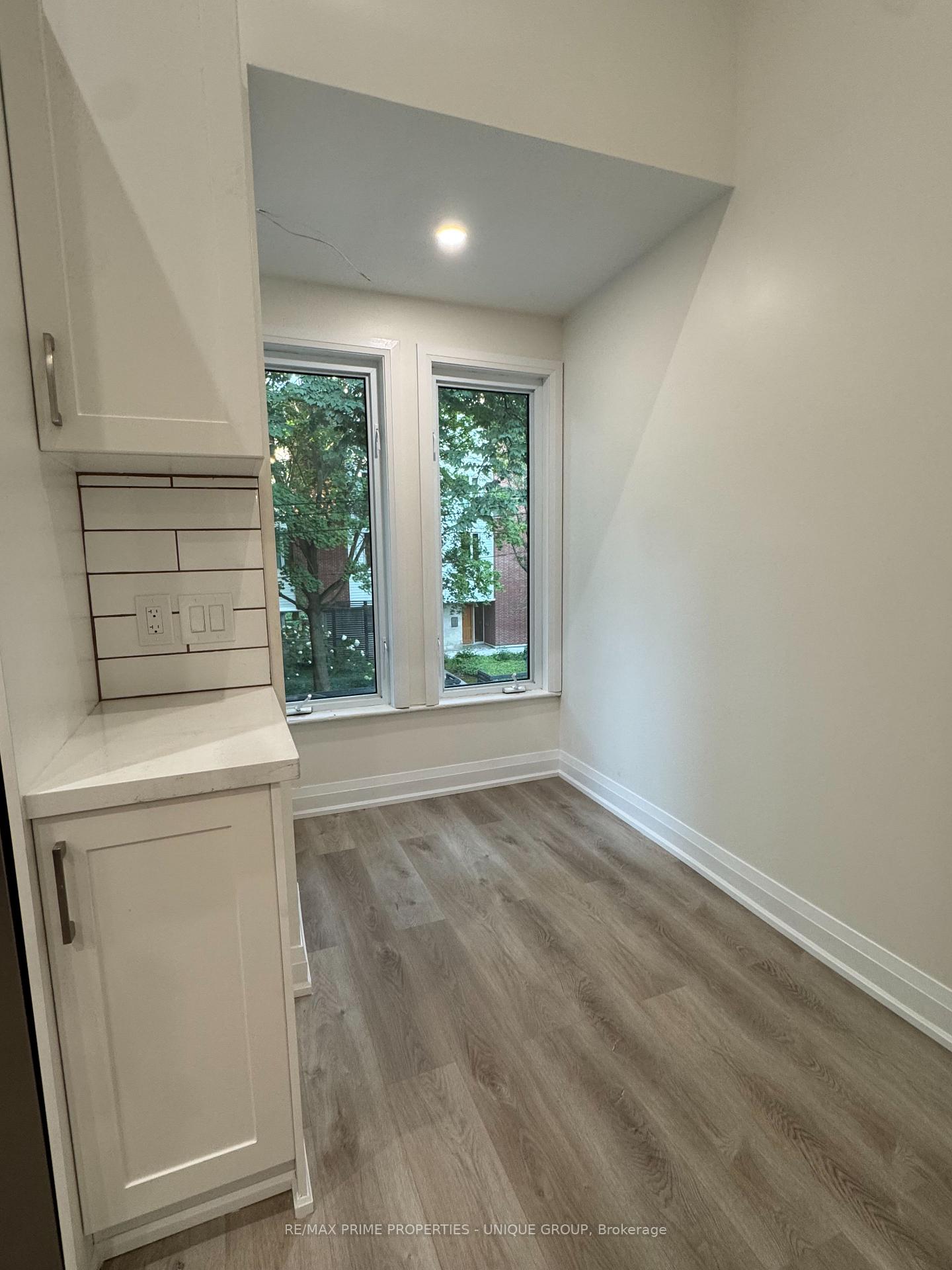 Photo 5 of Unit 2, 62 Henry Street, Toronto, Kensington-Chinatown — HOMEH