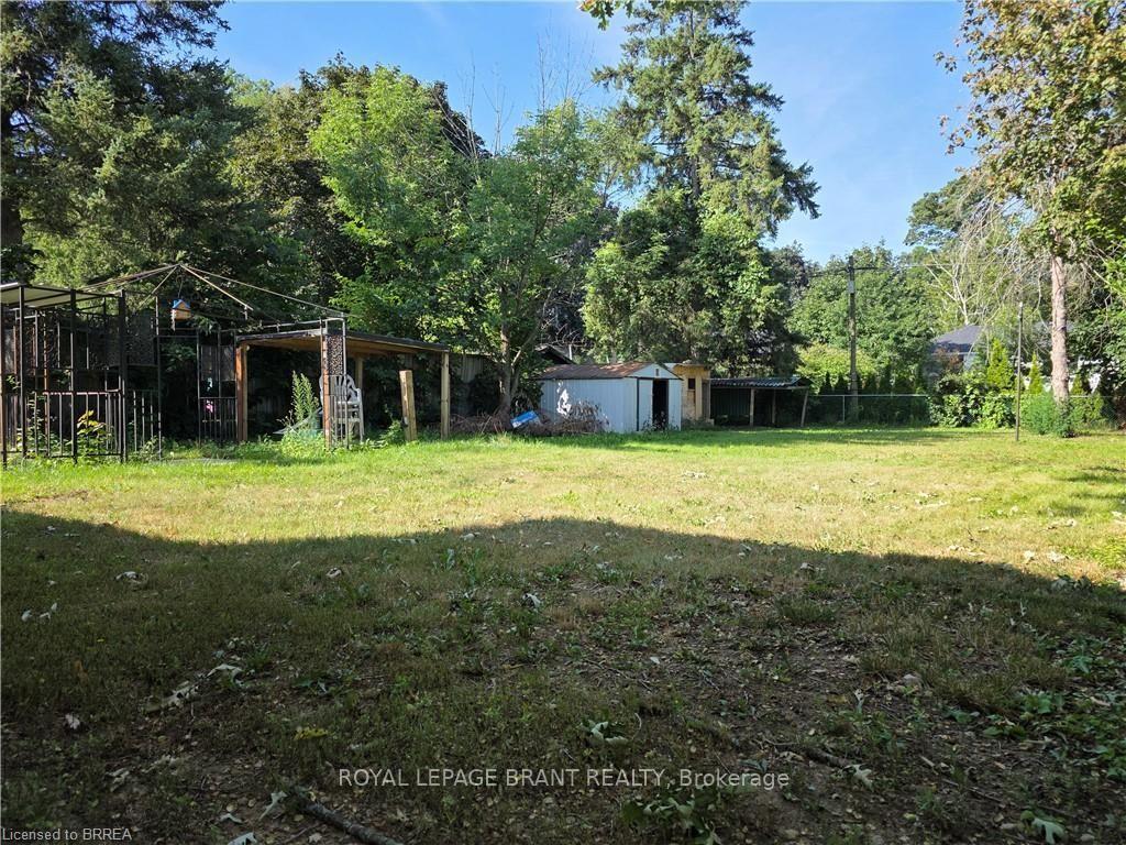 Photo 4 of 32 Forest Road, Brantford, Echo Place — HOMEH