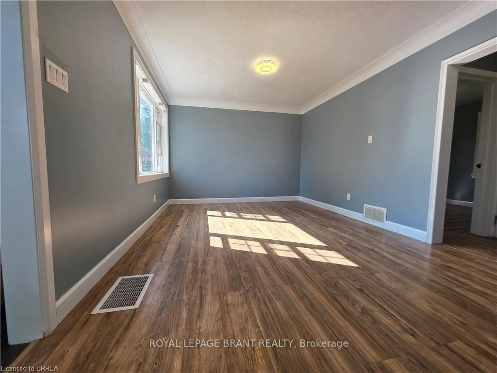 Photo 6 of 32 Forest Road, Brantford, Echo Place — HOMEH