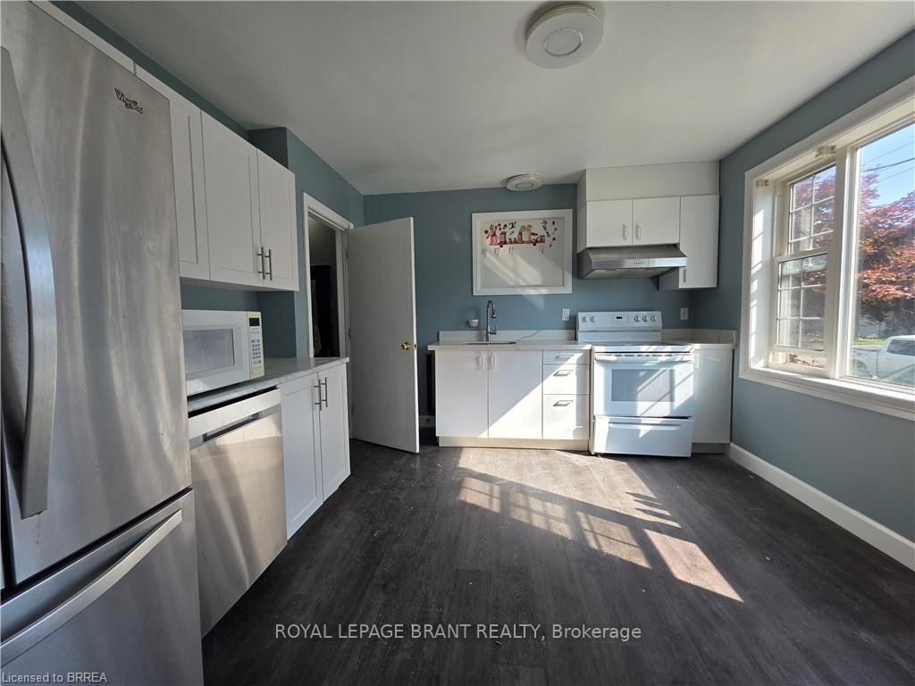Photo 9 of 32 Forest Road, Brantford, Echo Place — HOMEH