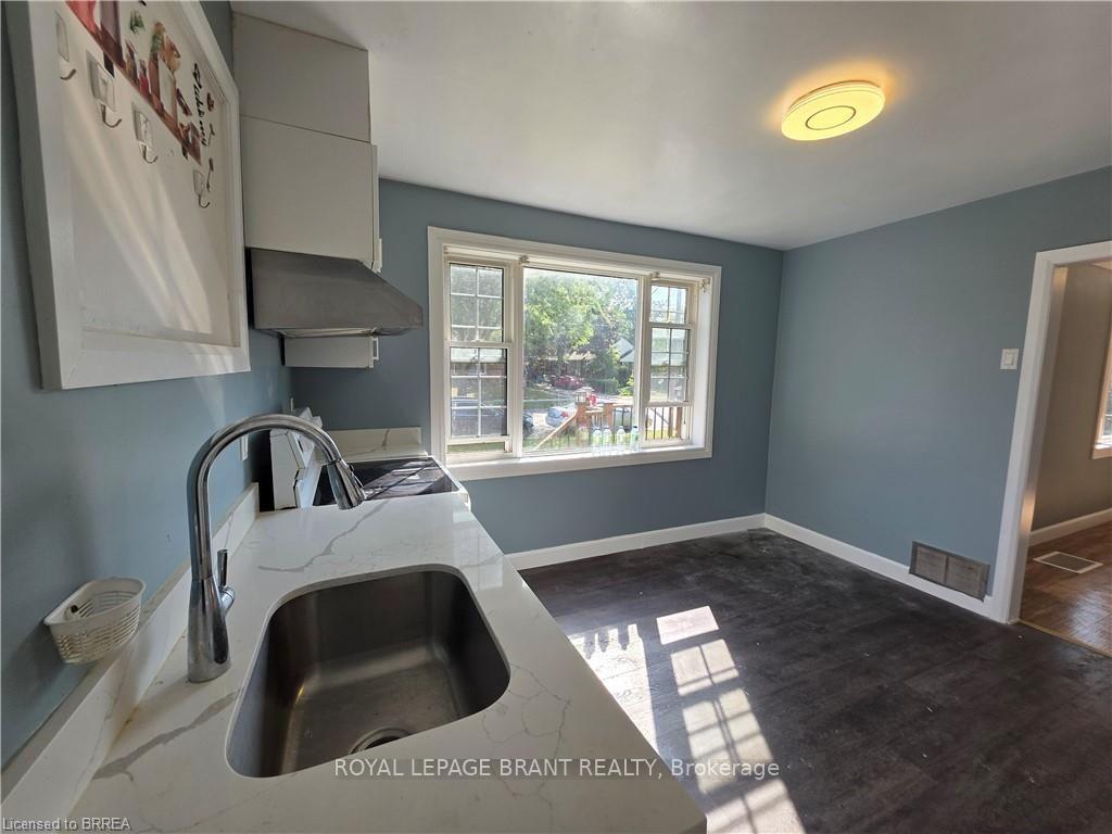 Photo 13 of 32 Forest Road, Brantford, Echo Place — HOMEH