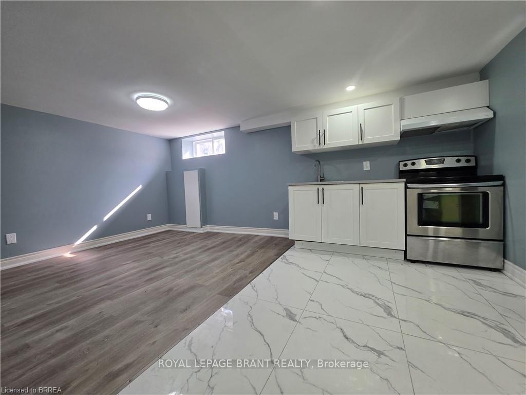 Photo 15 of 32 Forest Road, Brantford, Echo Place — HOMEH