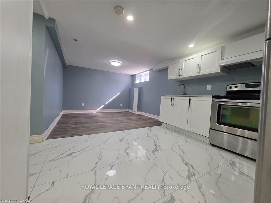 Photo 16 of 32 Forest Road, Brantford, Echo Place — HOMEH