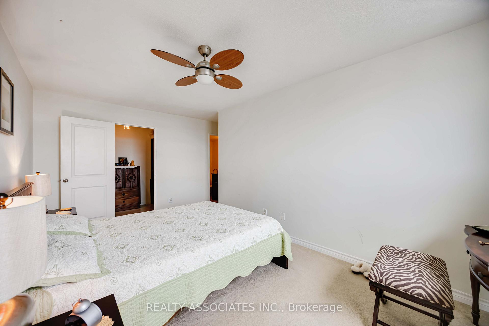 Photo 4 of Unit 811, 180 Markham Road, Scarborough, Scarborough Village — HOMEH