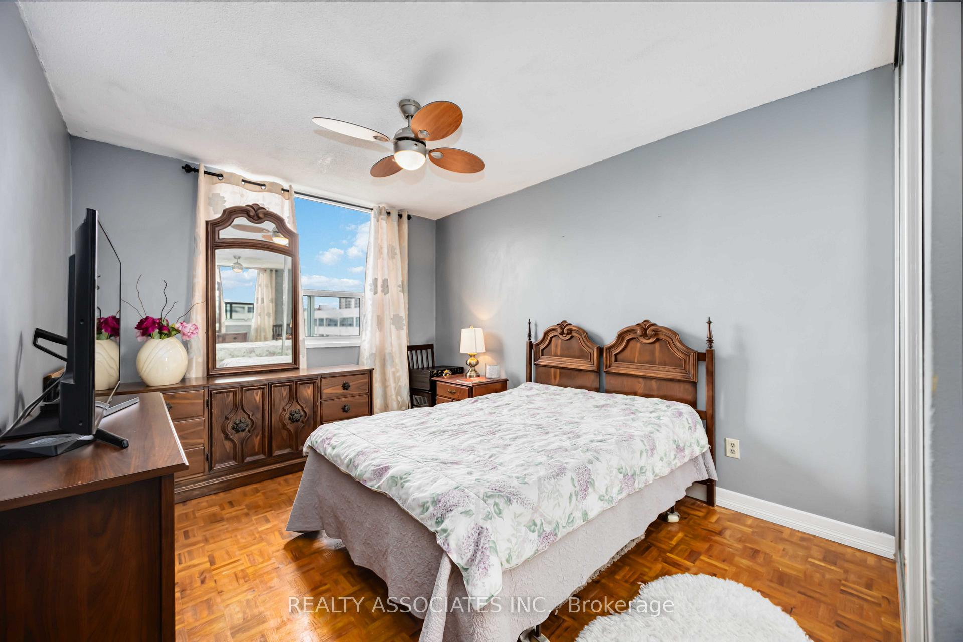 Photo 9 of Unit 811, 180 Markham Road, Scarborough, Scarborough Village — HOMEH