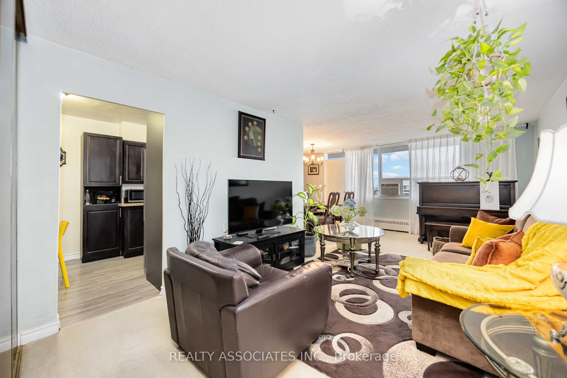 Photo 15 of Unit 811, 180 Markham Road, Scarborough, Scarborough Village — HOMEH