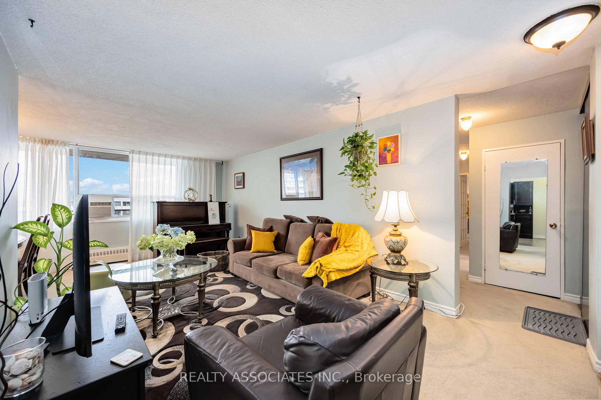 Photo 16 of Unit 811, 180 Markham Road, Scarborough, Scarborough Village — HOMEH