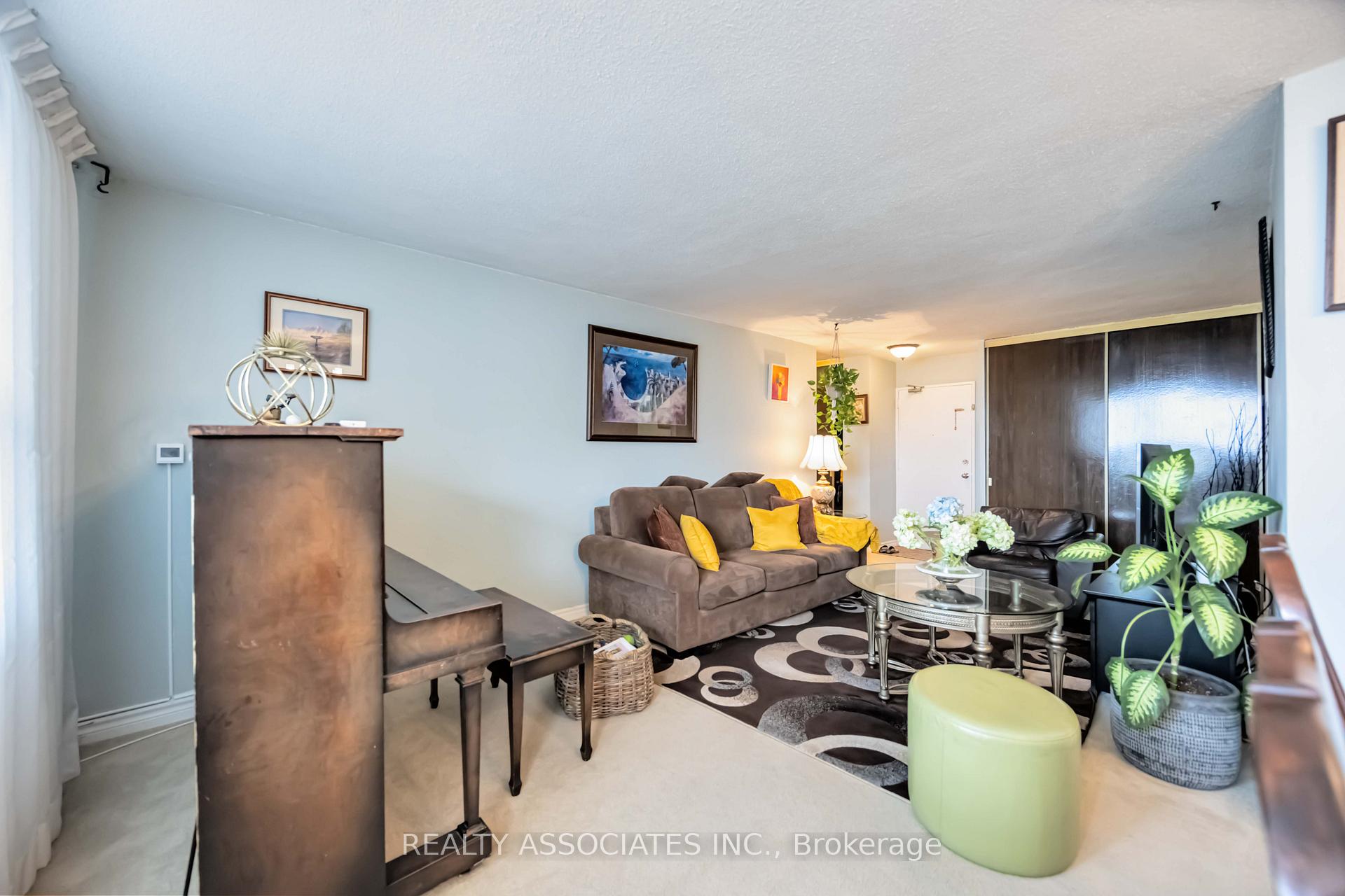 Photo 18 of Unit 811, 180 Markham Road, Scarborough, Scarborough Village — HOMEH