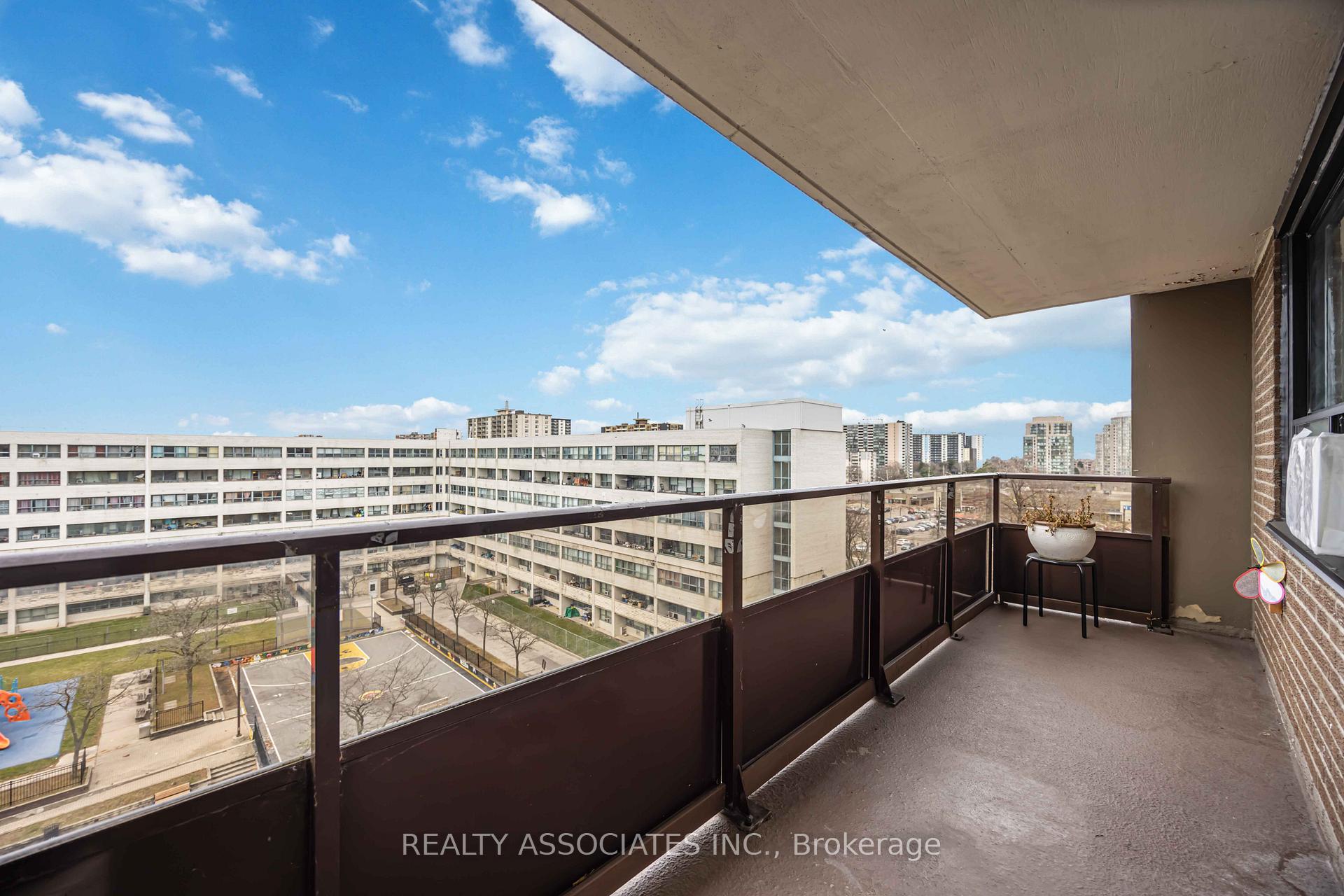 Photo 27 of Unit 811, 180 Markham Road, Scarborough, Scarborough Village — HOMEH