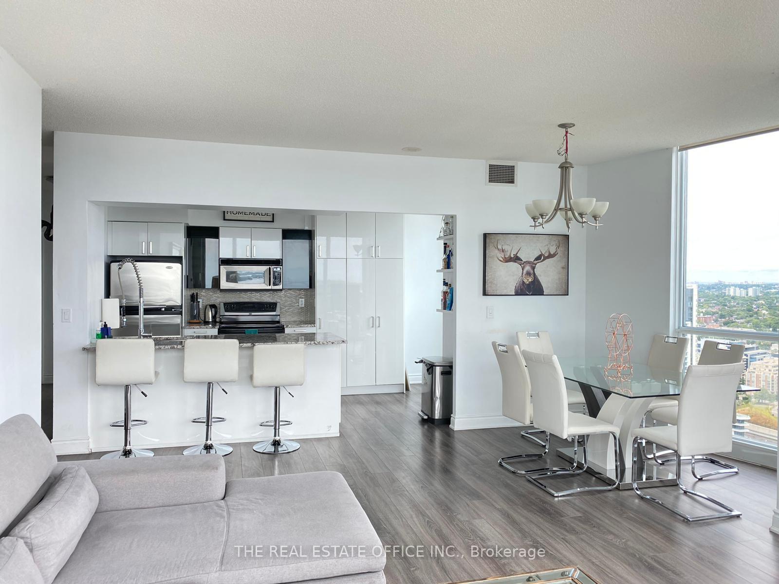 Photo 5 of Unit UPH 2, 219 Fort York Boulevard, Toronto, Niagara — HOMEH