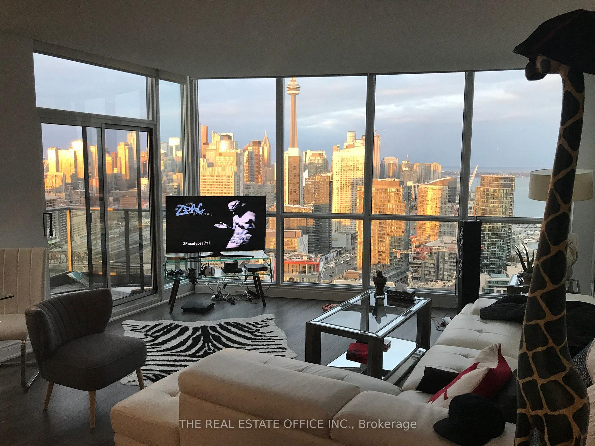 Photo 8 of Unit UPH 2, 219 Fort York Boulevard, Toronto, Niagara — HOMEH
