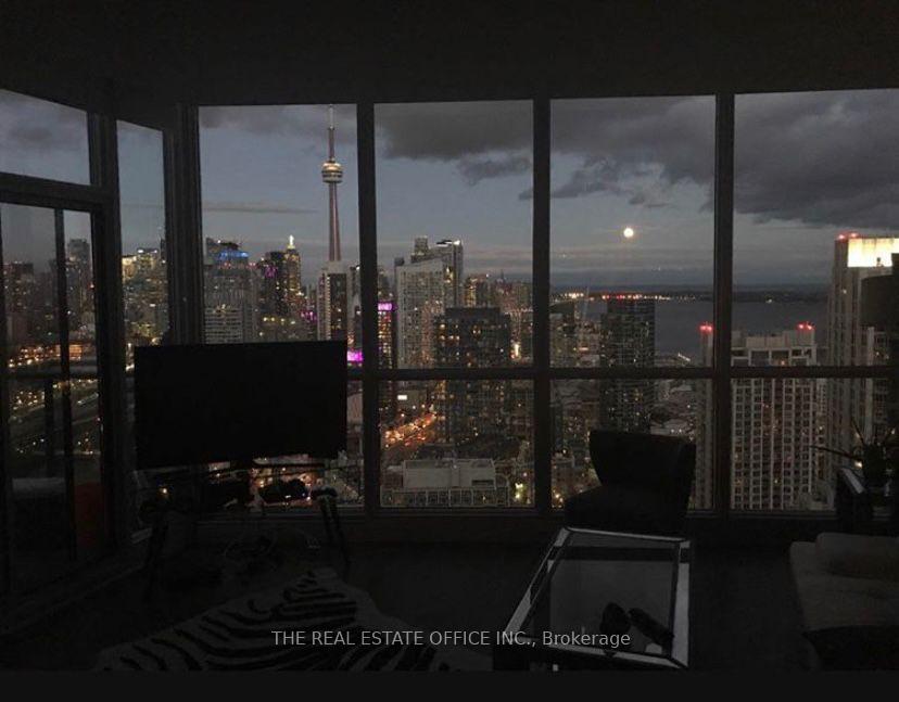 Photo 9 of Unit UPH 2, 219 Fort York Boulevard, Toronto, Niagara — HOMEH