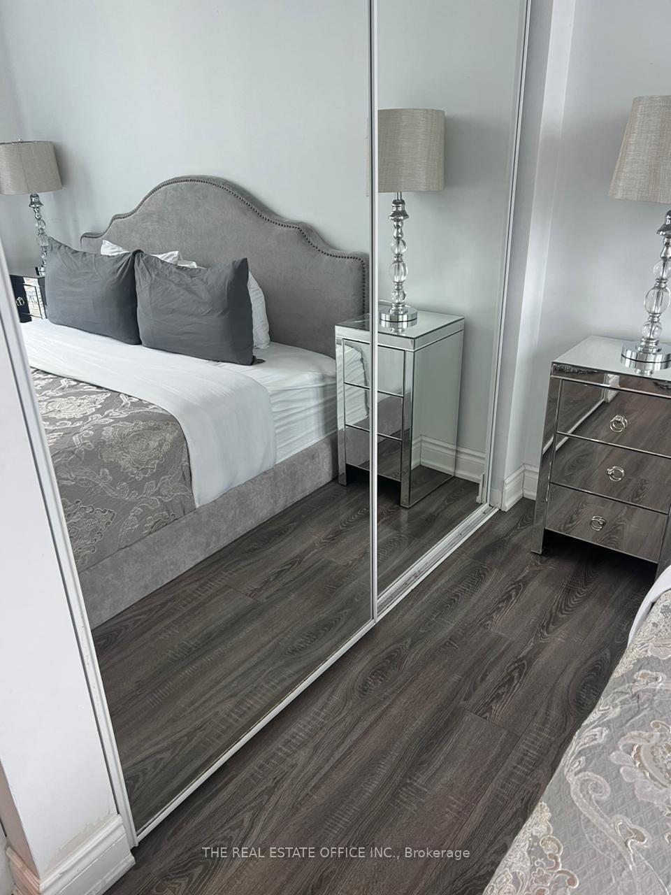 Photo 10 of Unit UPH 2, 219 Fort York Boulevard, Toronto, Niagara — HOMEH
