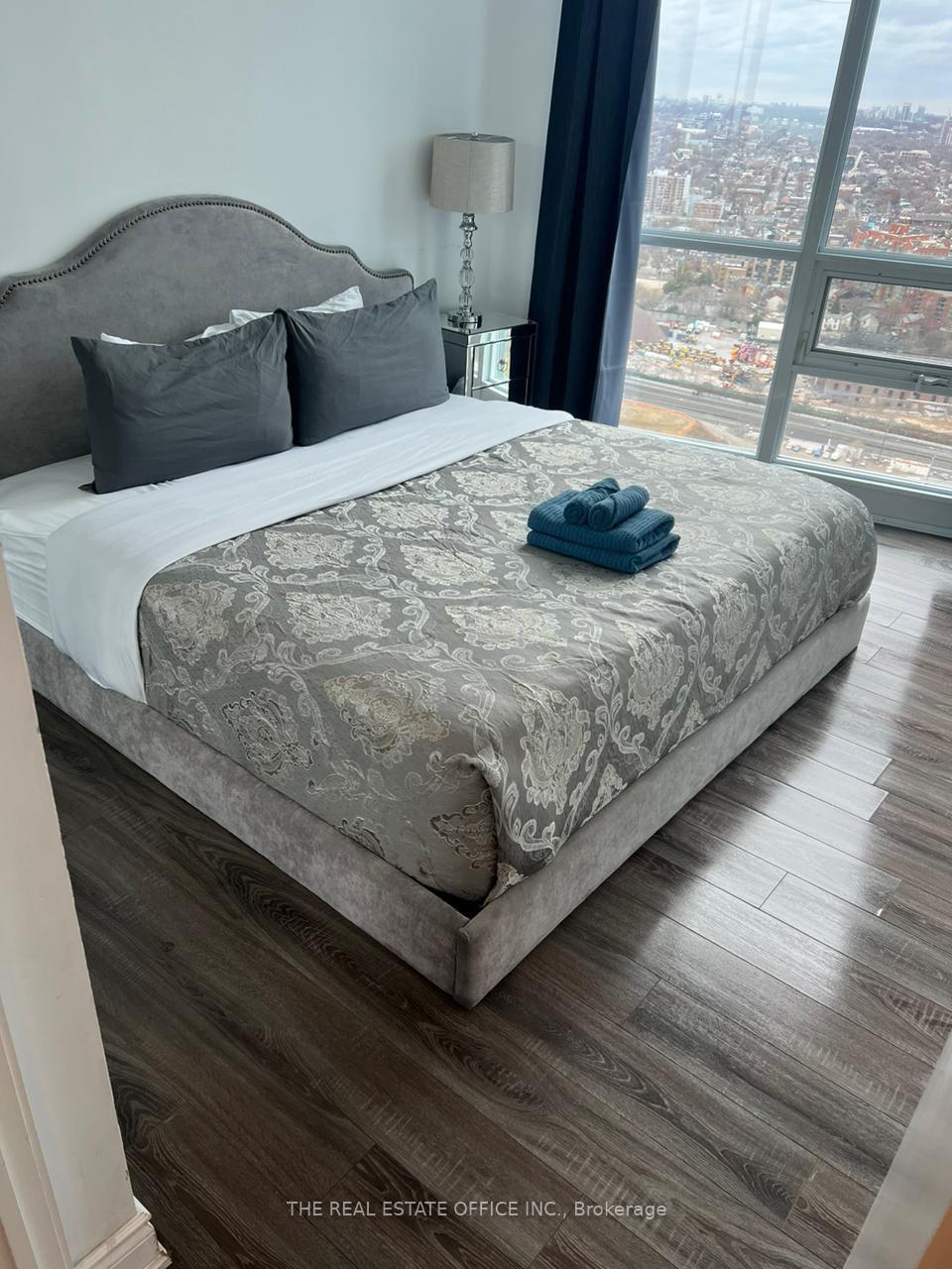 Photo 11 of Unit UPH 2, 219 Fort York Boulevard, Toronto, Niagara — HOMEH