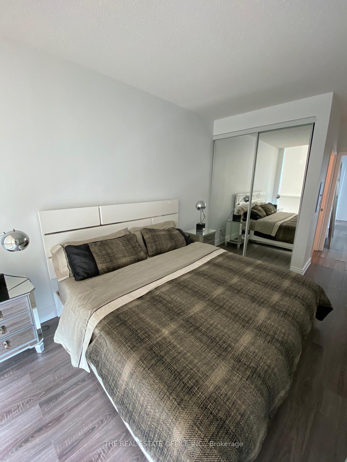 Photo 12 of Unit UPH 2, 219 Fort York Boulevard, Toronto, Niagara — HOMEH