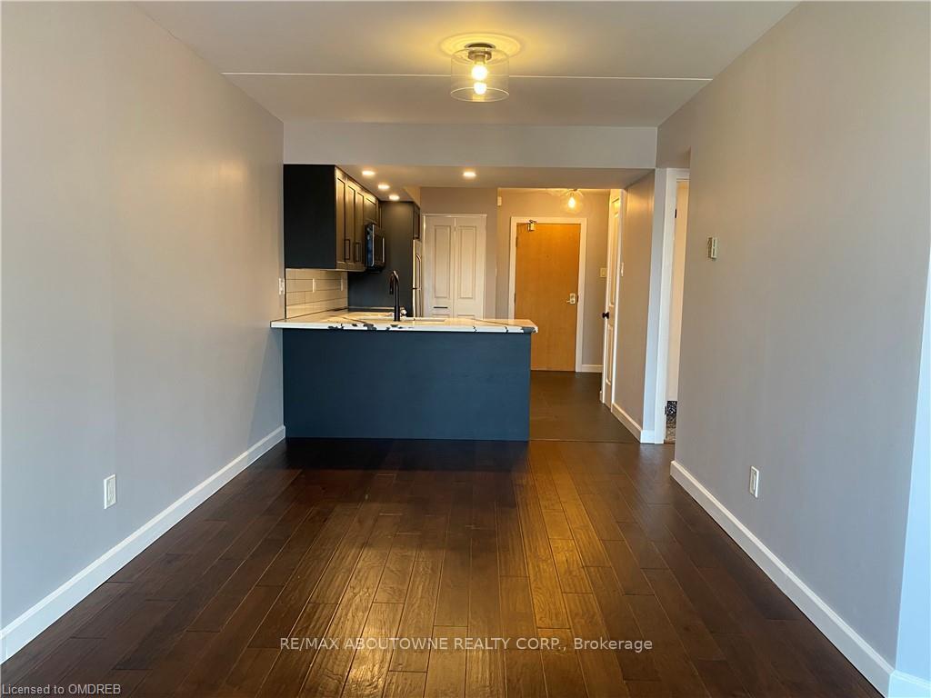 Photo 6 of Unit 305, 100 Bronte Road, Oakville, Bronte — HOMEH