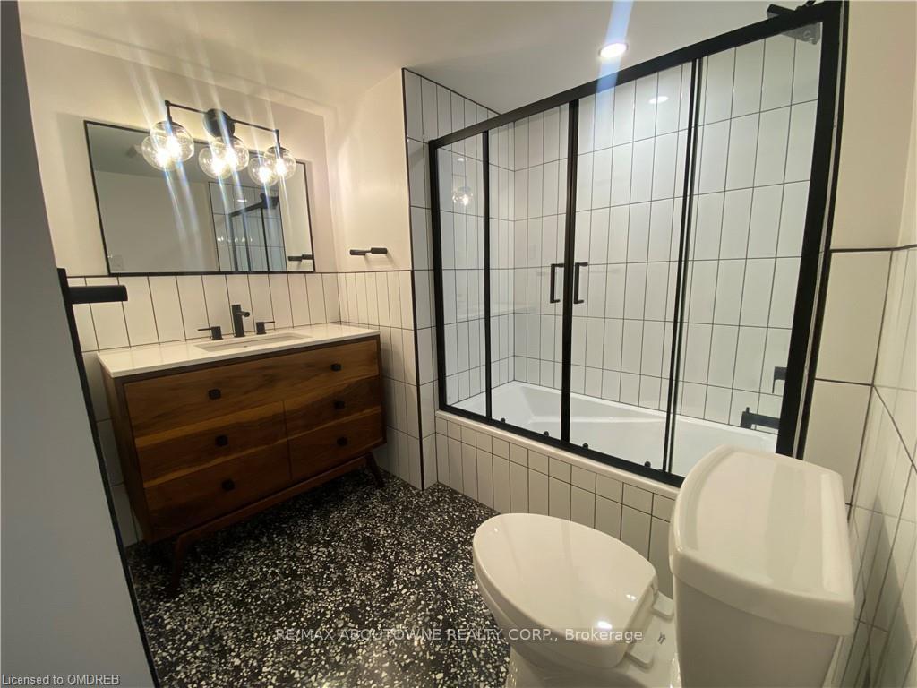 Photo 9 of Unit 305, 100 Bronte Road, Oakville, Bronte — HOMEH