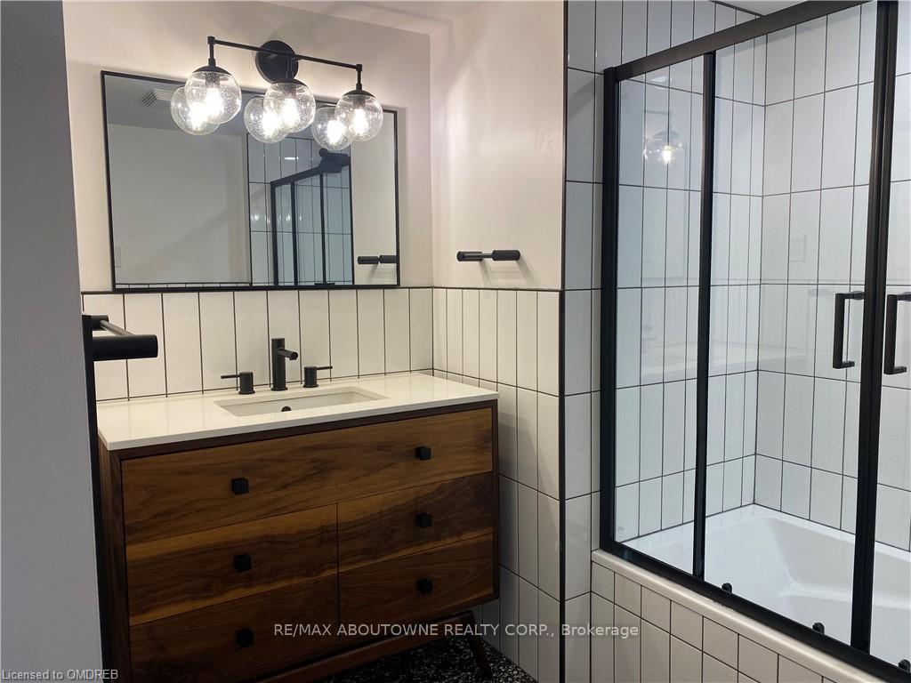 Photo 10 of Unit 305, 100 Bronte Road, Oakville, Bronte — HOMEH