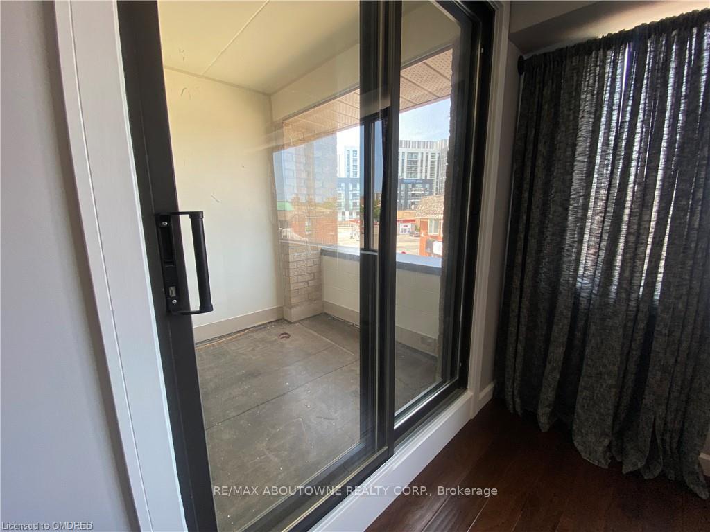 Photo 13 of Unit 305, 100 Bronte Road, Oakville, Bronte — HOMEH