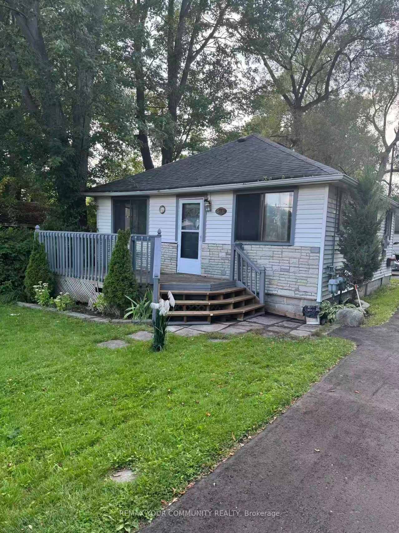 Photo 2 of 546 Lake Drive S, Georgina, Keswick South — HOMEH