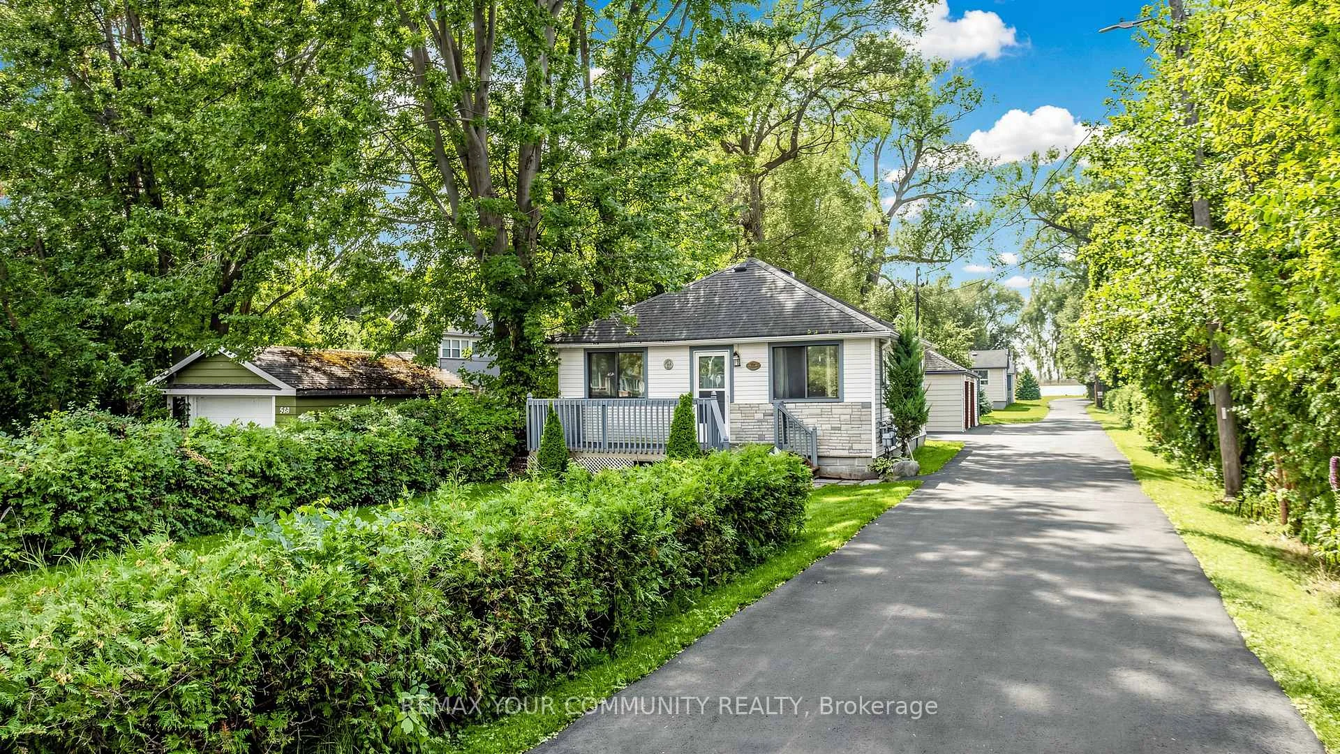 Photo 1 of 546 Lake Drive S, Georgina, Keswick South — HOMEH