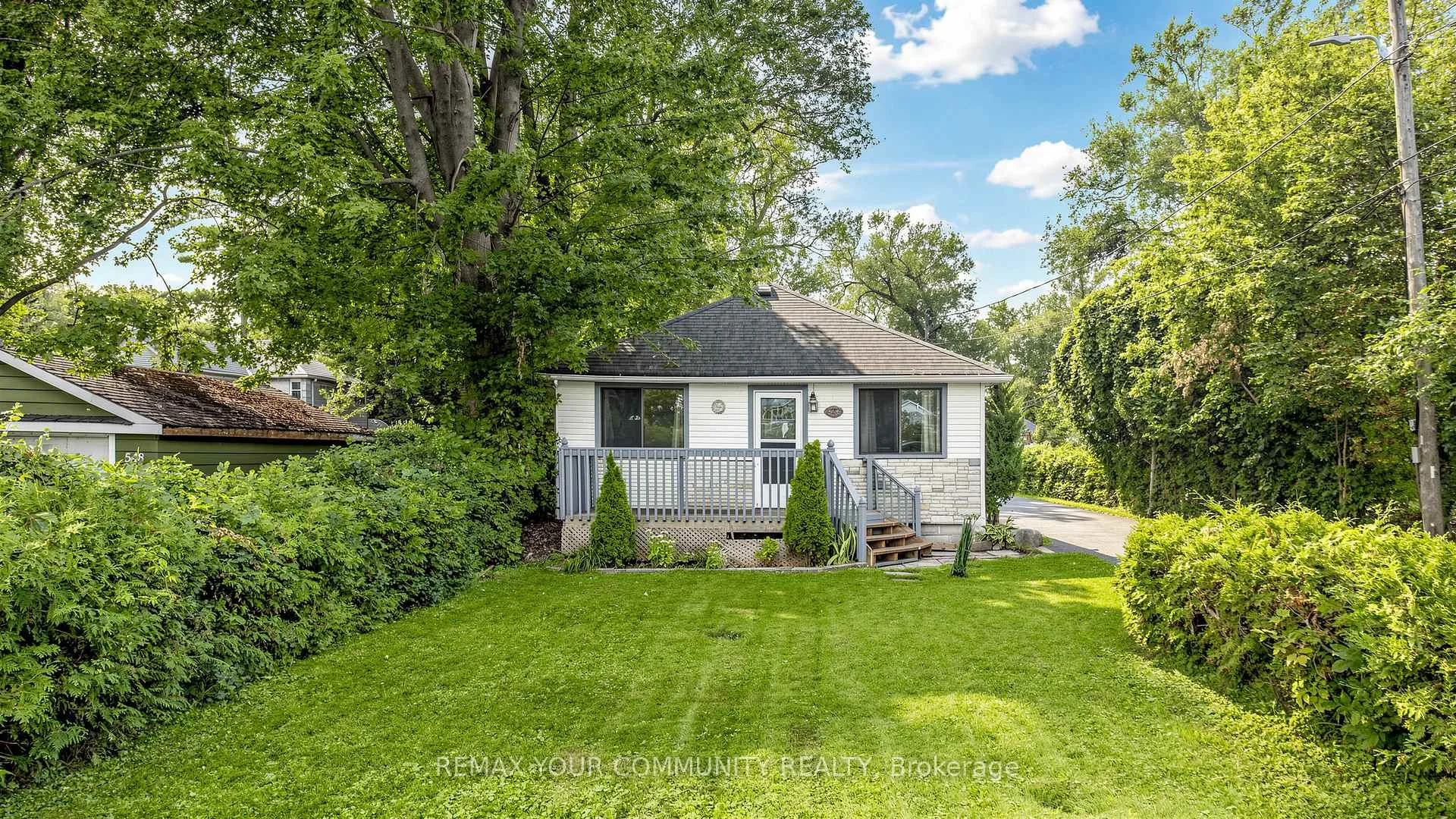 Photo 5 of 546 Lake Drive S, Georgina, Keswick South — HOMEH