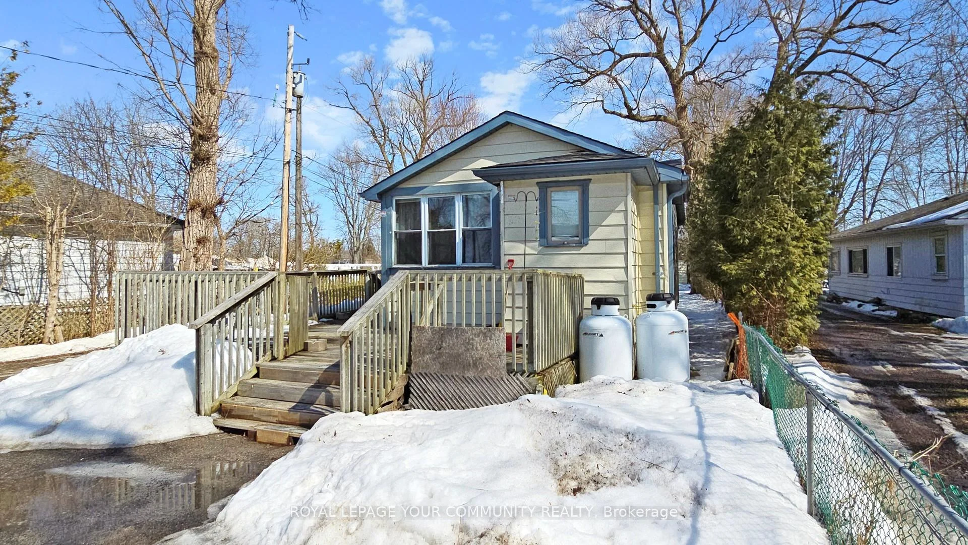 Photo 6 of 546 Lake Drive S, Georgina, Keswick South — HOMEH