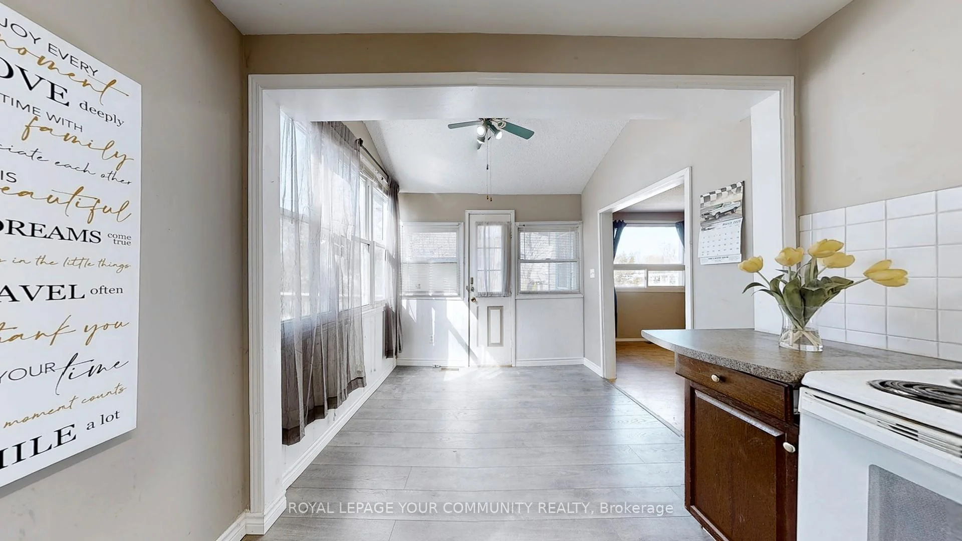 Photo 8 of 546 Lake Drive S, Georgina, Keswick South — HOMEH