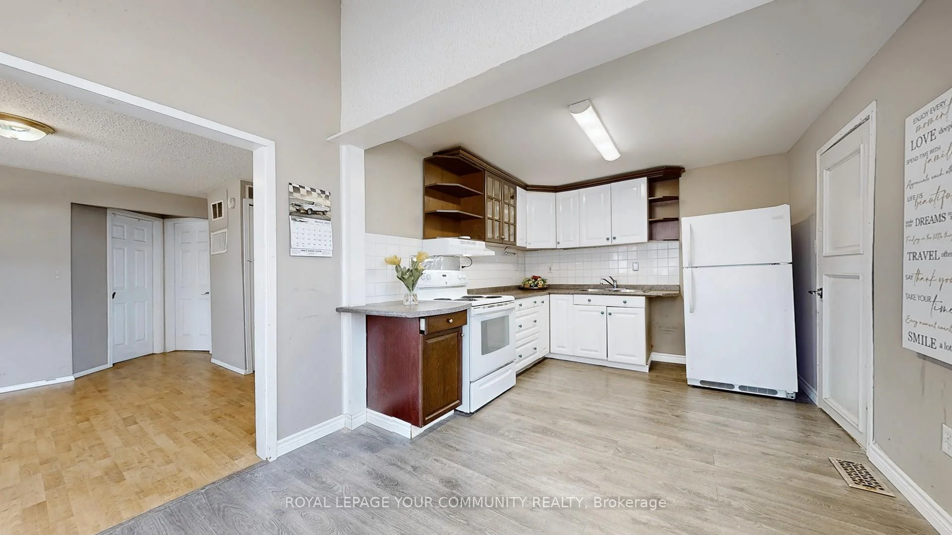 Photo 20 of 546 Lake Drive S, Georgina, Keswick South — HOMEH
