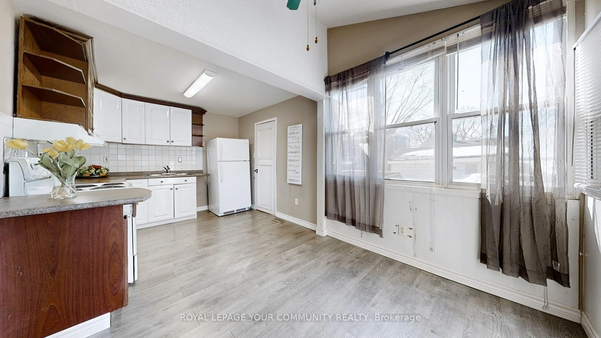 Photo 23 of 546 Lake Drive S, Georgina, Keswick South — HOMEH