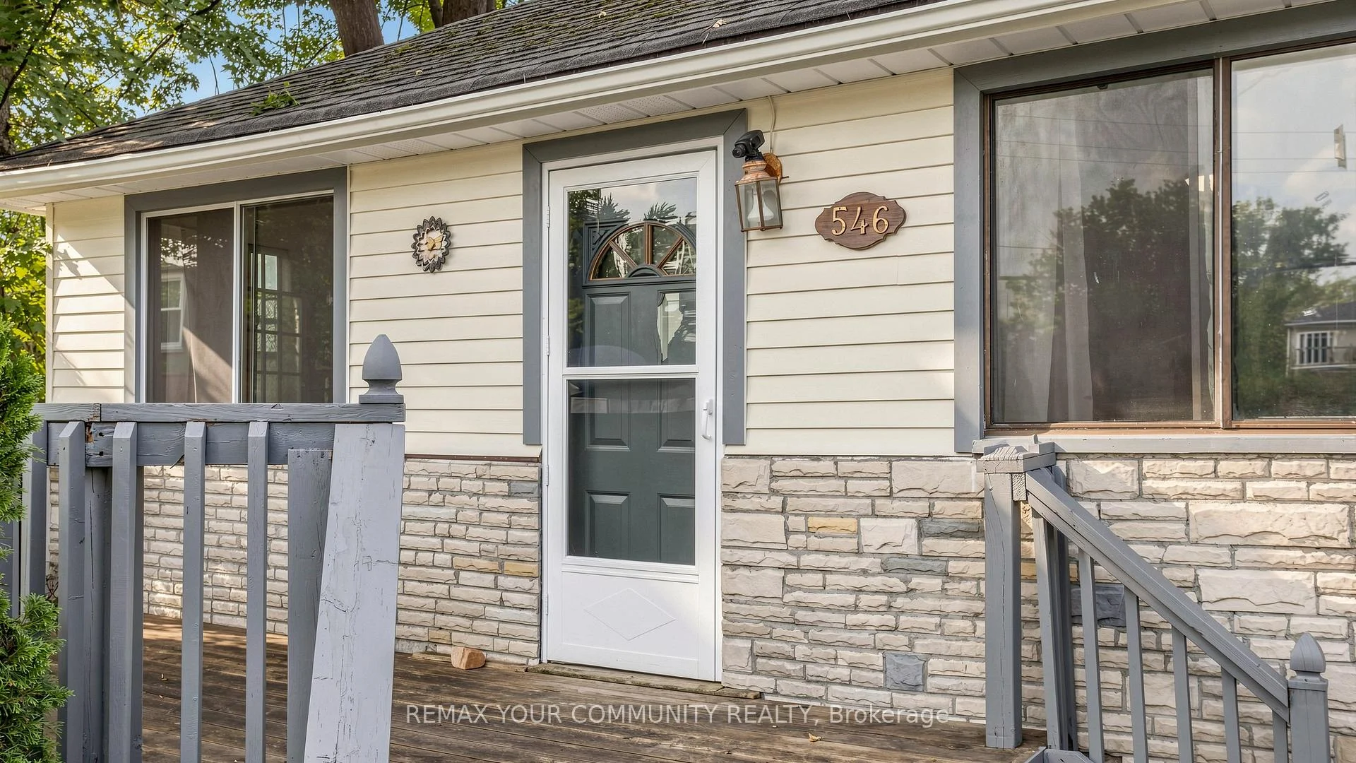 Photo 24 of 546 Lake Drive S, Georgina, Keswick South — HOMEH