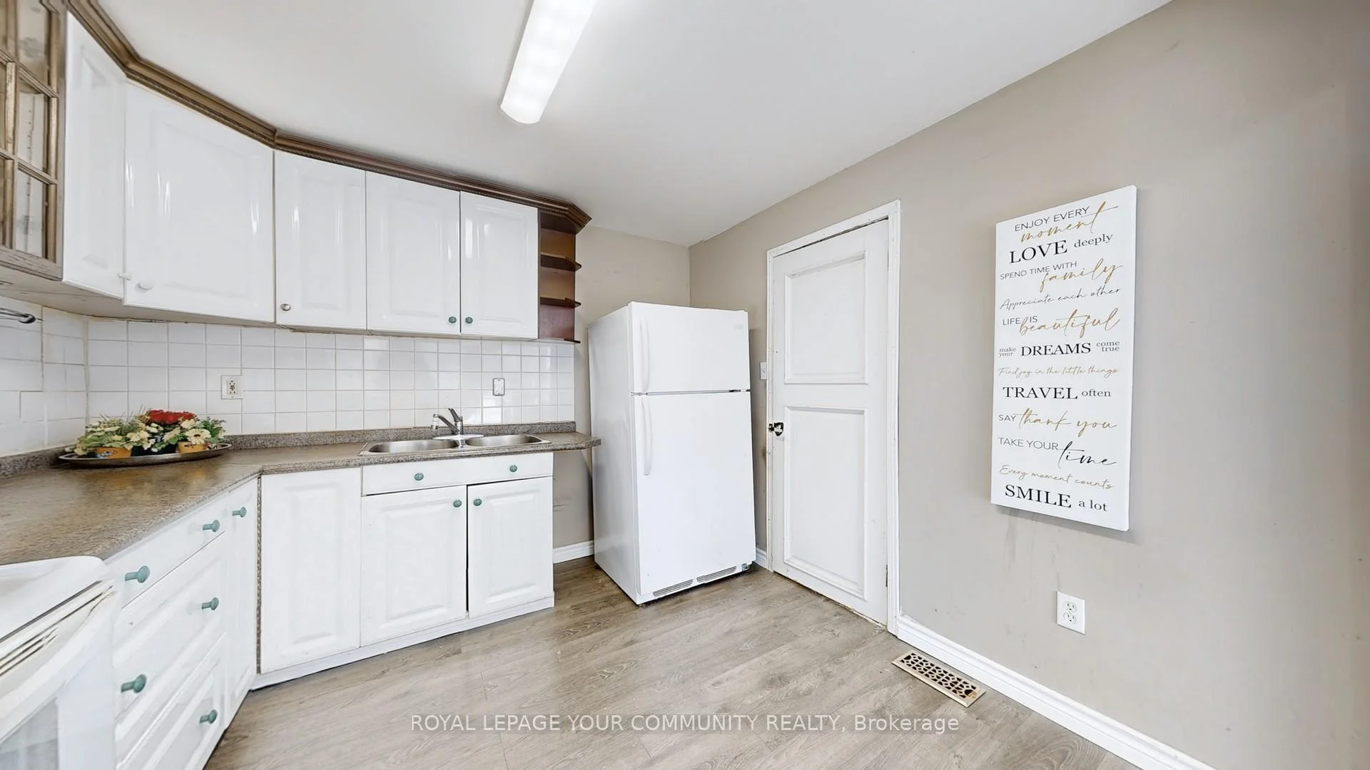 Photo 28 of 546 Lake Drive S, Georgina, Keswick South — HOMEH