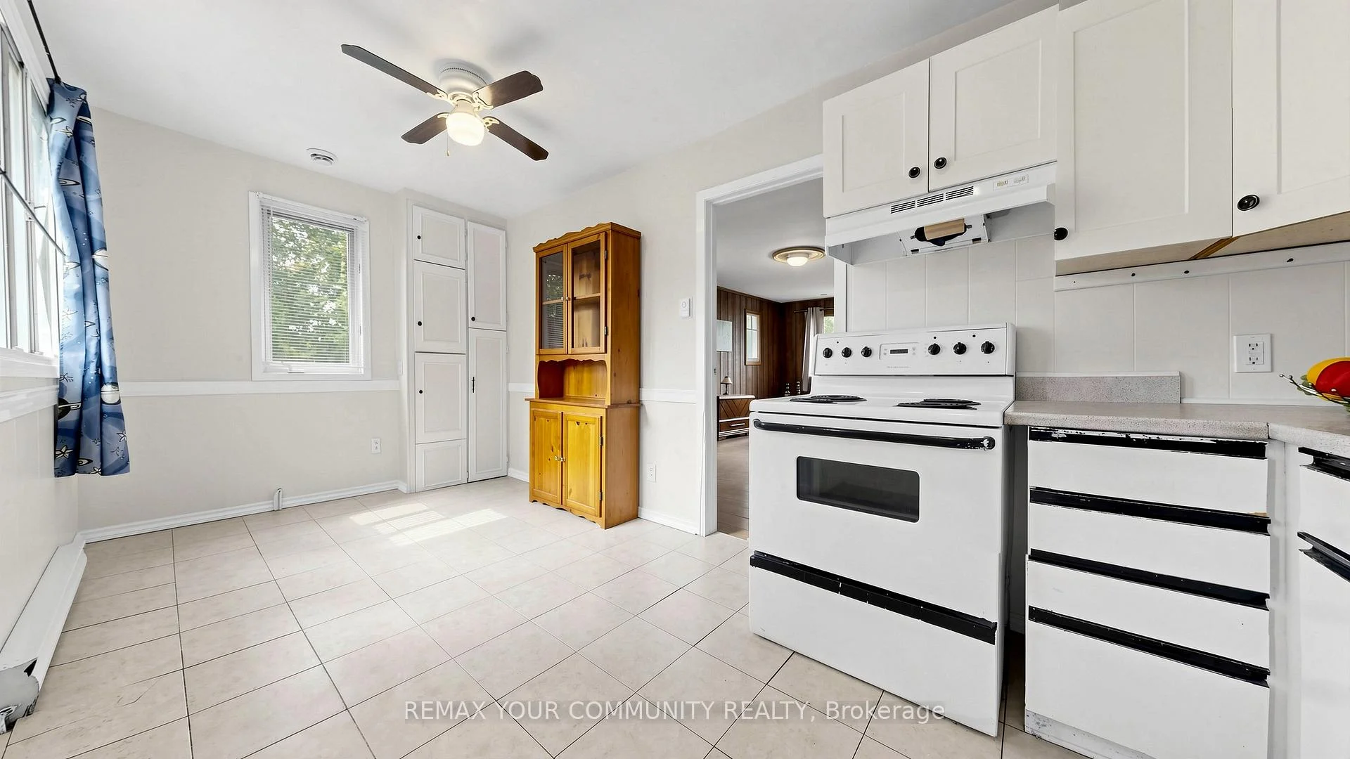 Photo 33 of 546 Lake Drive S, Georgina, Keswick South — HOMEH