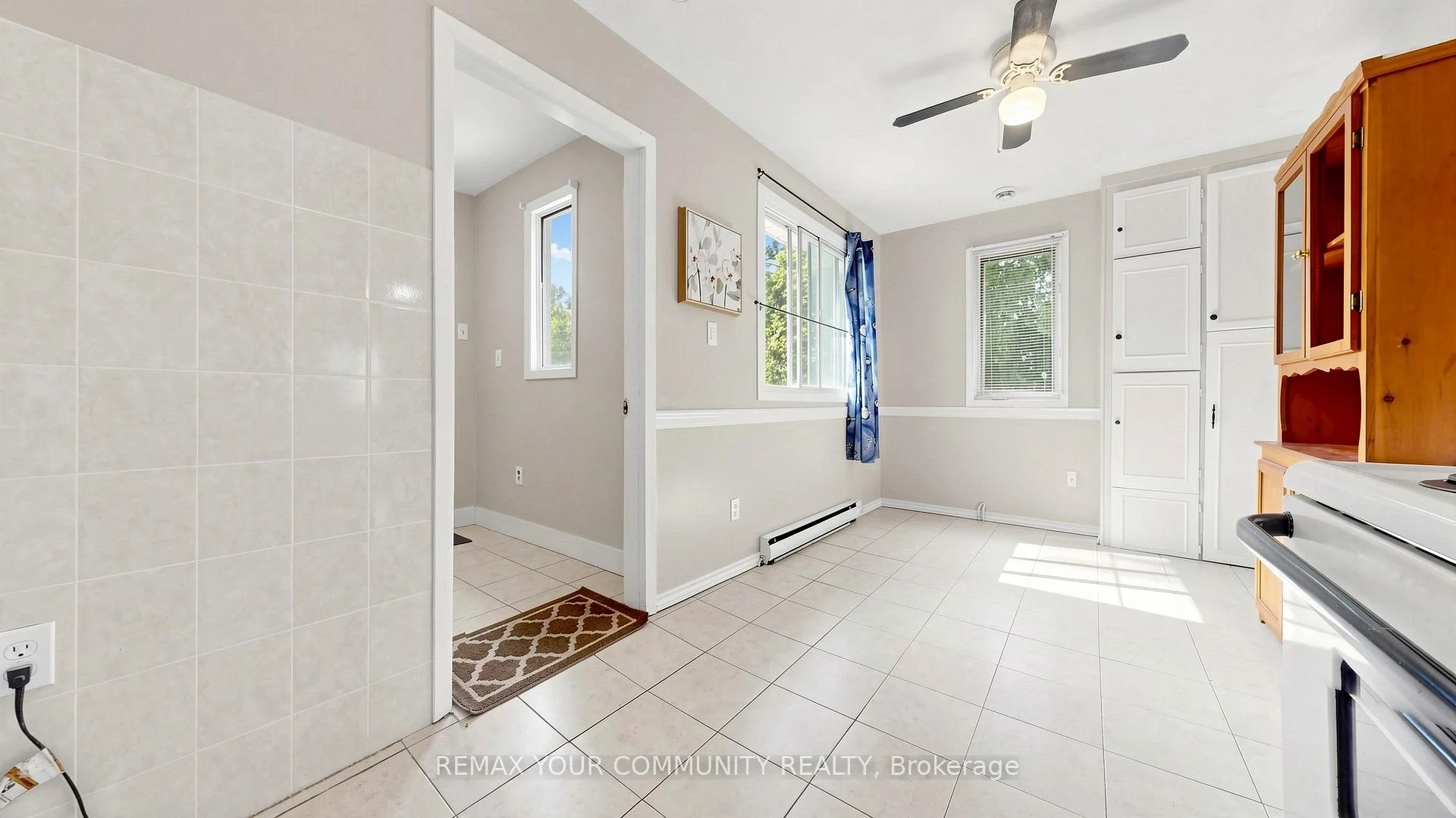 Photo 35 of 546 Lake Drive S, Georgina, Keswick South — HOMEH