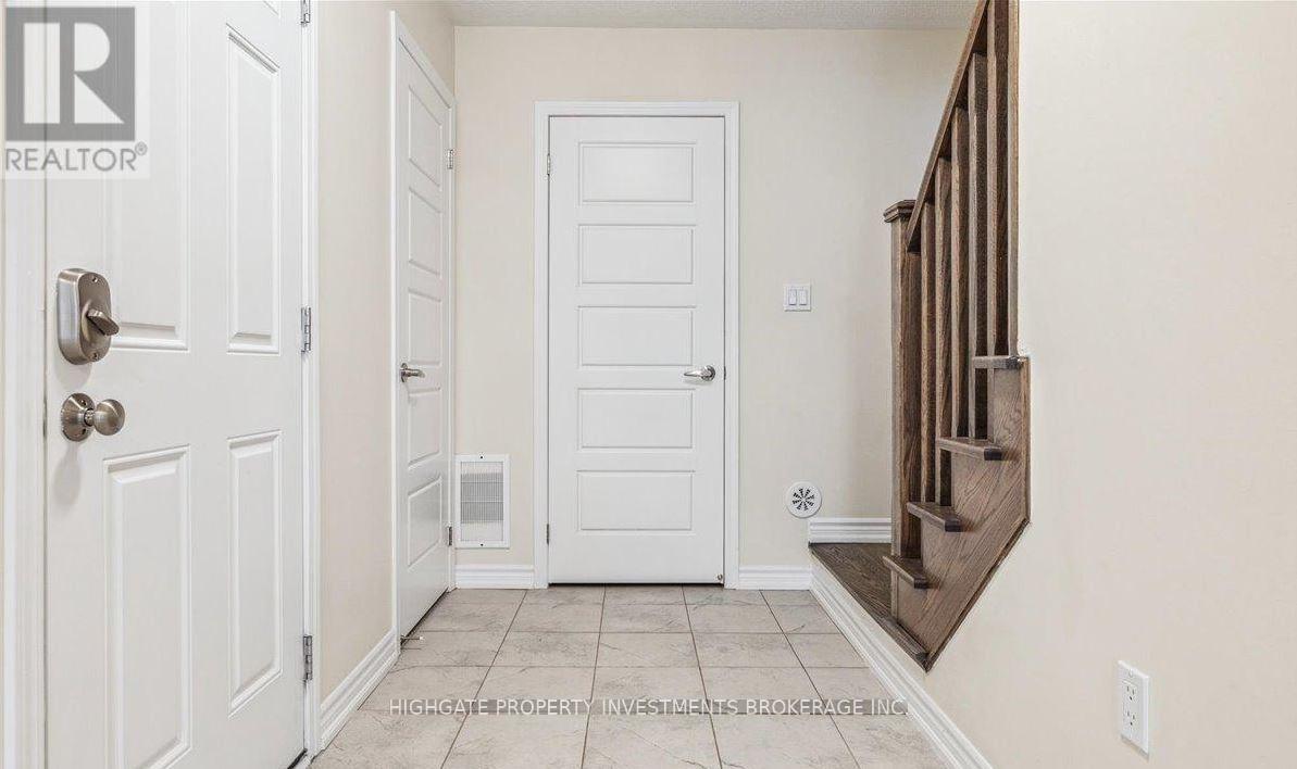Photo 3 of 107 Lemieux Court, Milton, Ford — HOMEH