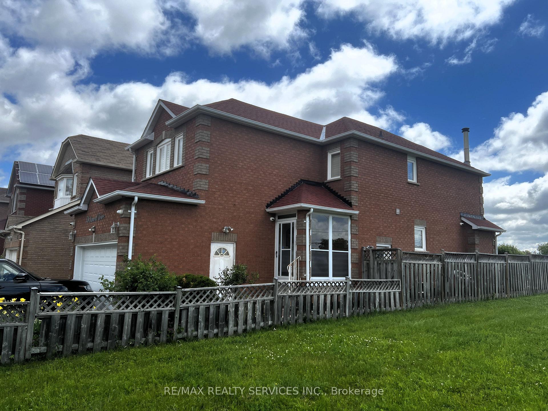 Photo 6 of 59 Stanwell Drive, Brampton, Heart Lake West — HOMEH