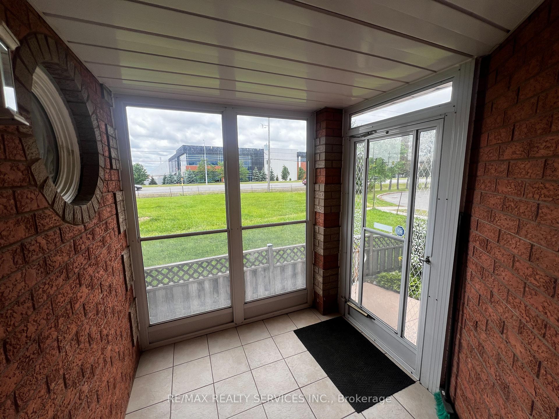 Photo 14 of 59 Stanwell Drive, Brampton, Heart Lake West — HOMEH