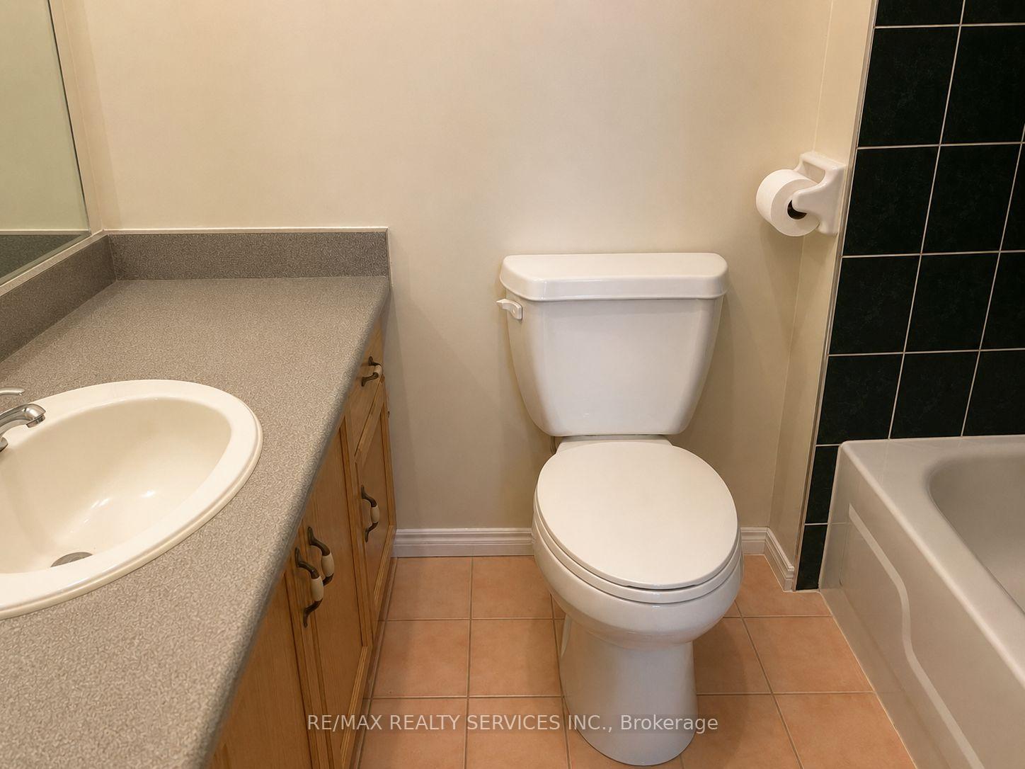 Photo 23 of 59 Stanwell Drive, Brampton, Heart Lake West — HOMEH