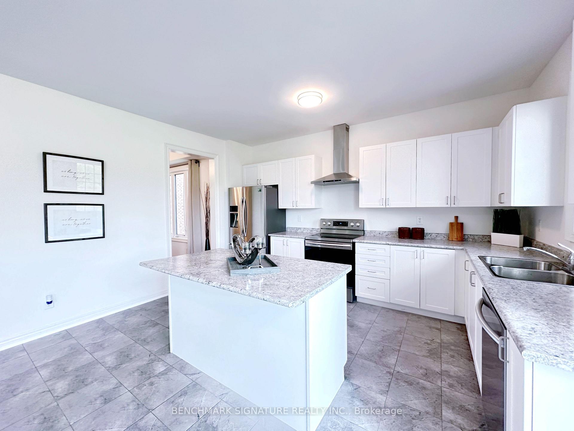 Photo 8 of 2481 Bandsman Crescent, Oshawa, Windfields — HOMEH