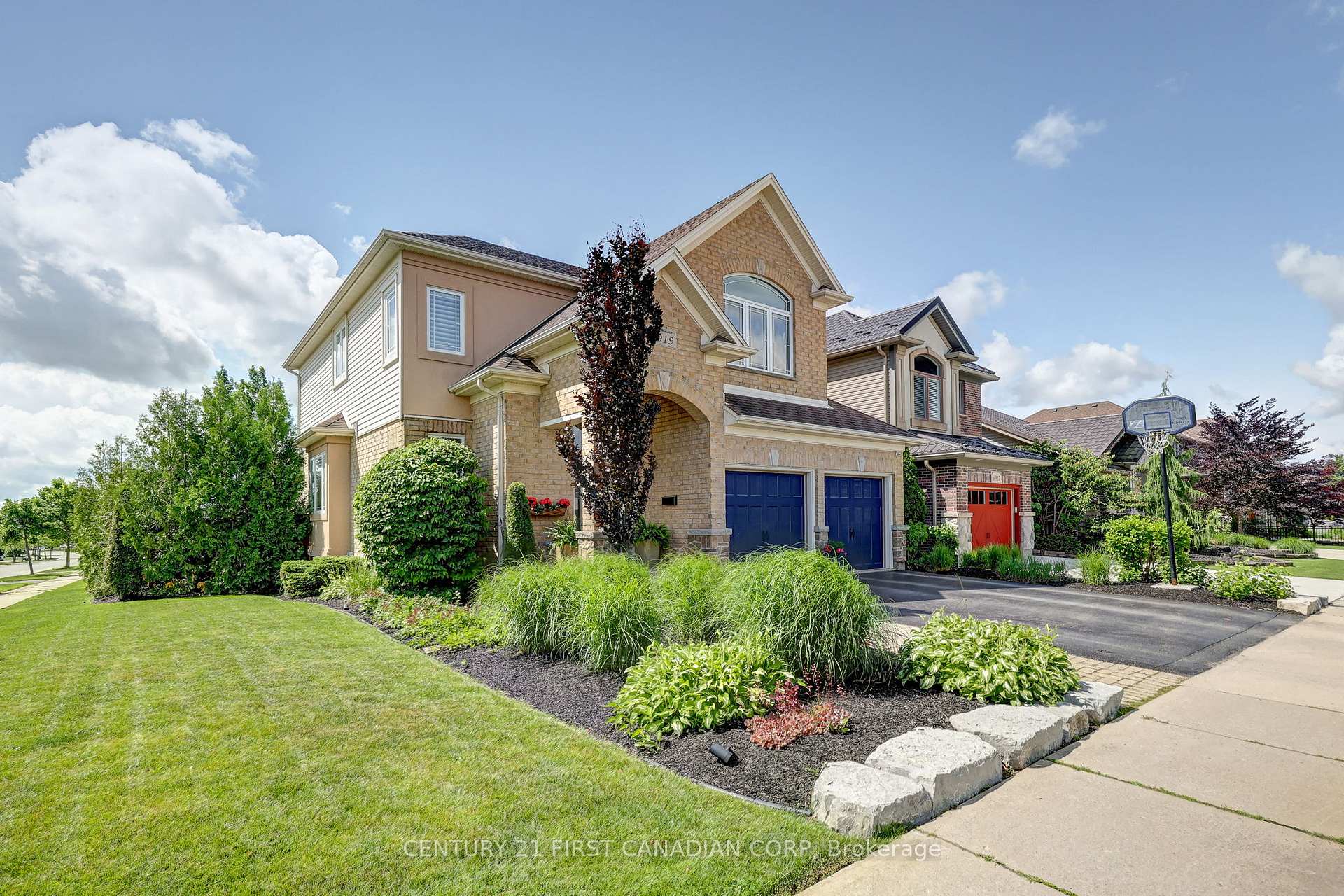 Photo 3 of 6919 Raleigh Boulevard, London, South V — HOMEH