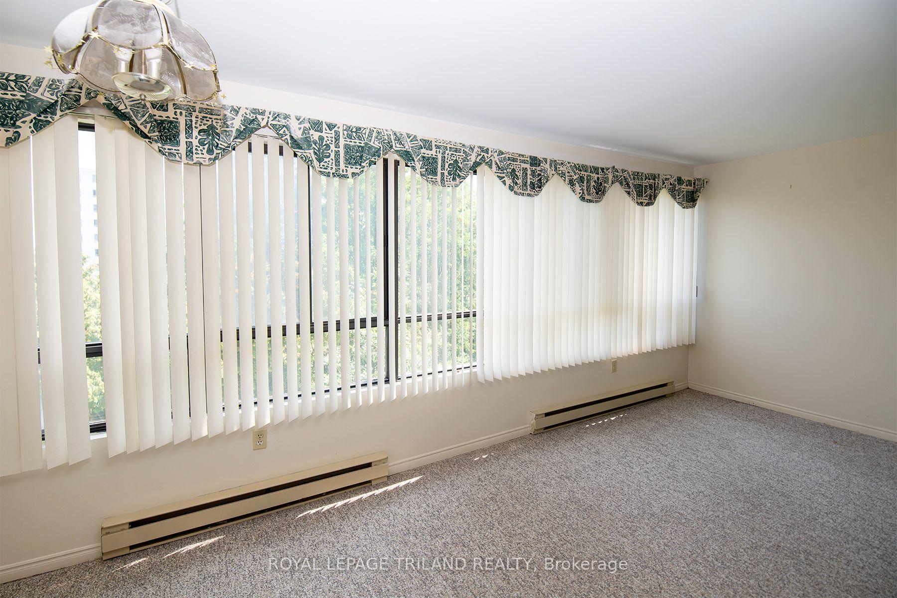 Photo 4 of Unit 507, 135 Base Line Road W, London, South D — HOMEH