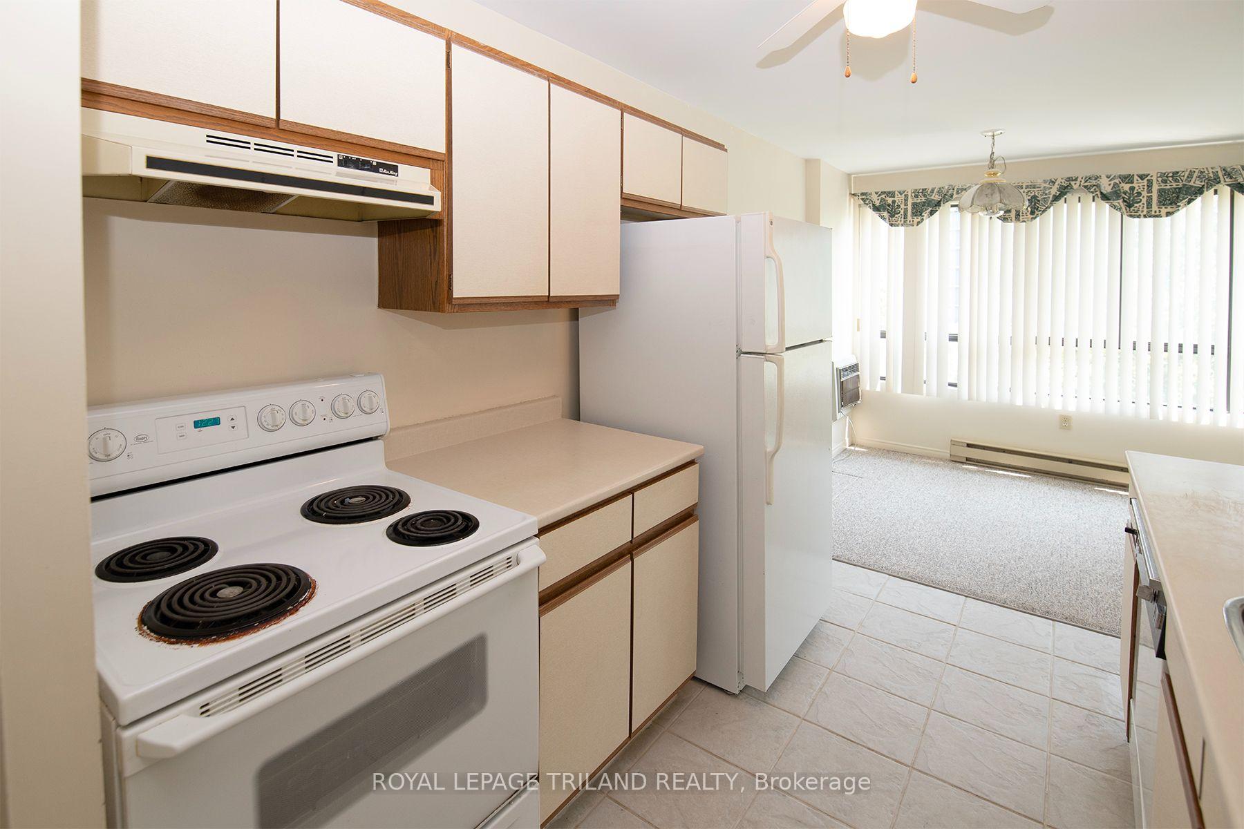 Photo 6 of Unit 507, 135 Base Line Road W, London, South D — HOMEH