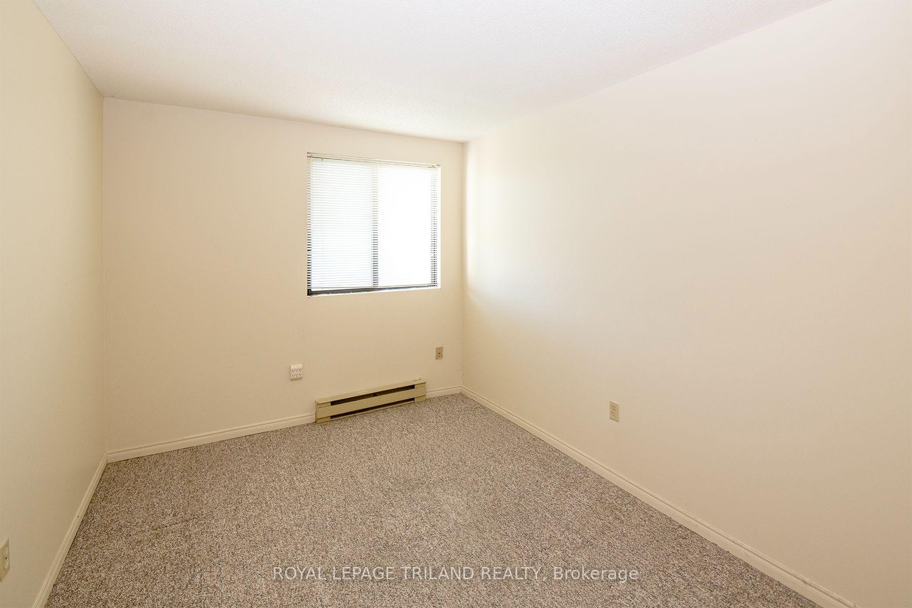 Photo 10 of Unit 507, 135 Base Line Road W, London, South D — HOMEH