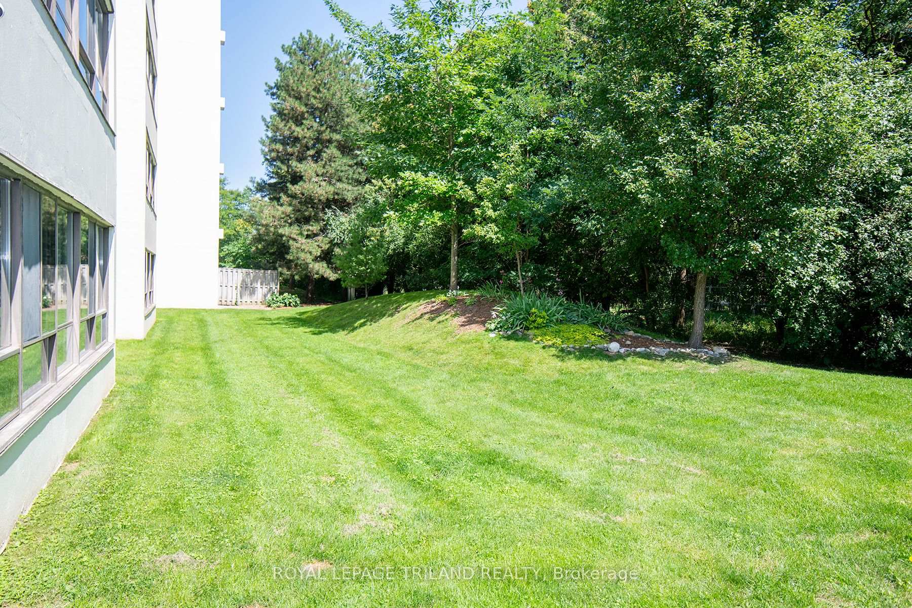 Photo 25 of Unit 507, 135 Base Line Road W, London, South D — HOMEH