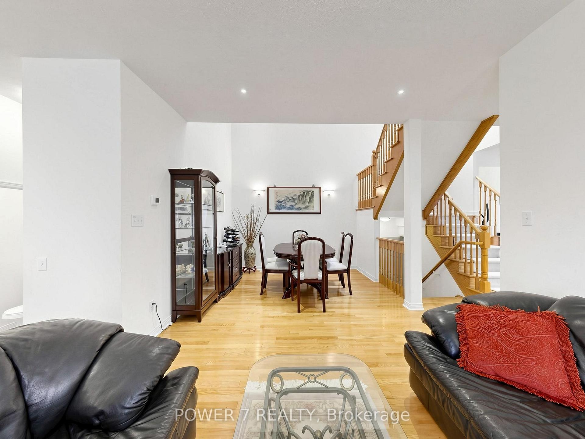Photo 8 of 16 Barkwood Hollow, Markham, Berczy — HOMEH