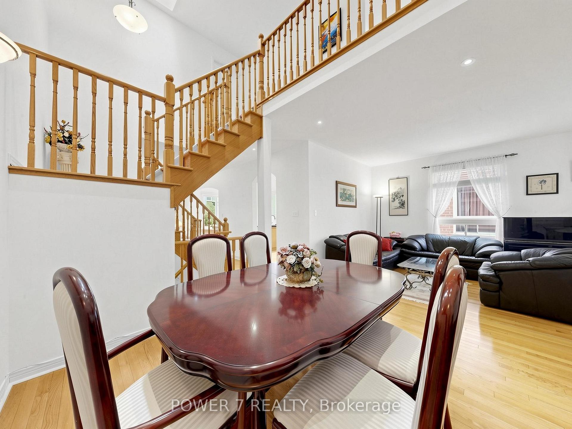 Photo 11 of 16 Barkwood Hollow, Markham, Berczy — HOMEH