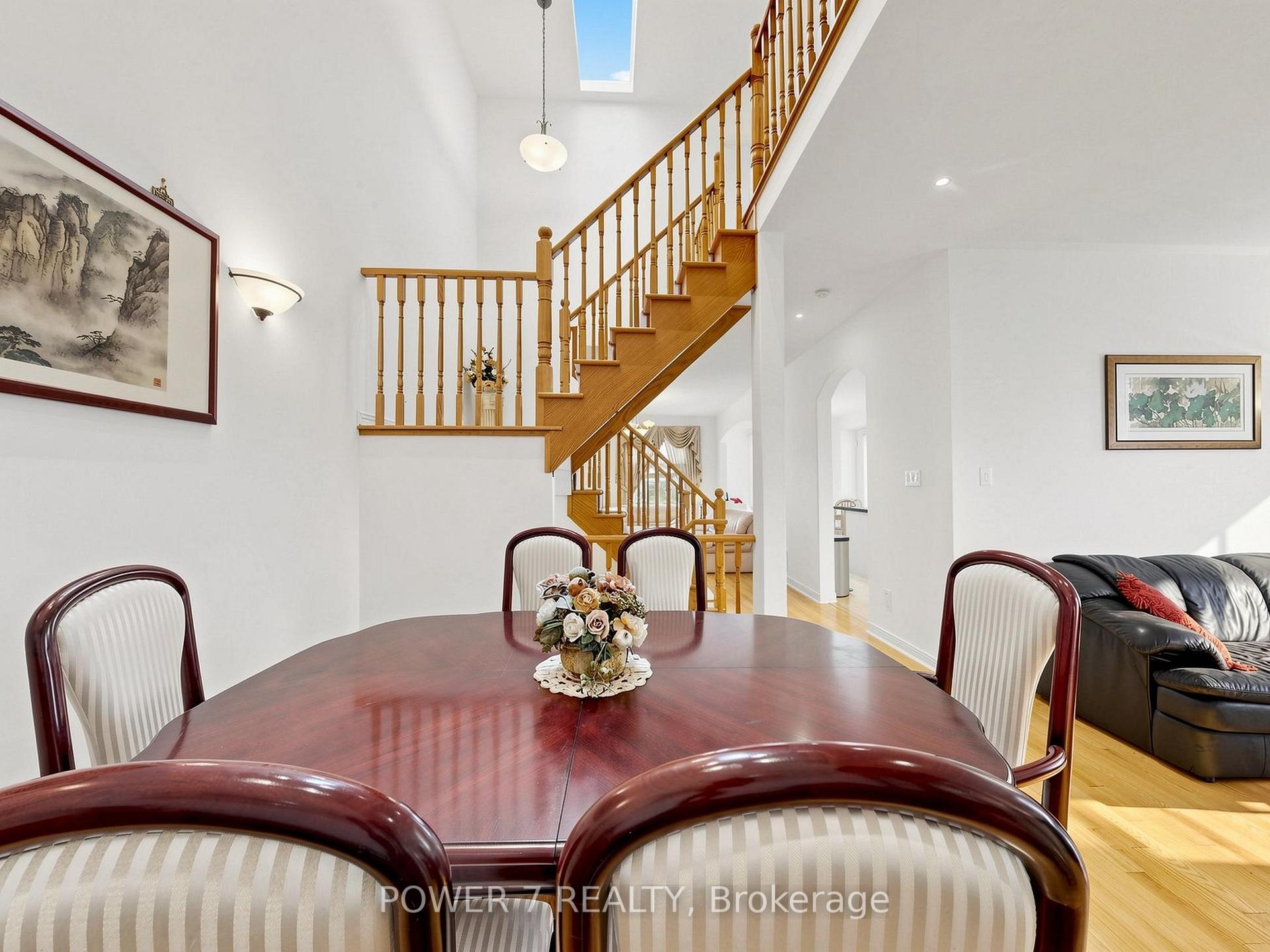Photo 12 of 16 Barkwood Hollow, Markham, Berczy — HOMEH