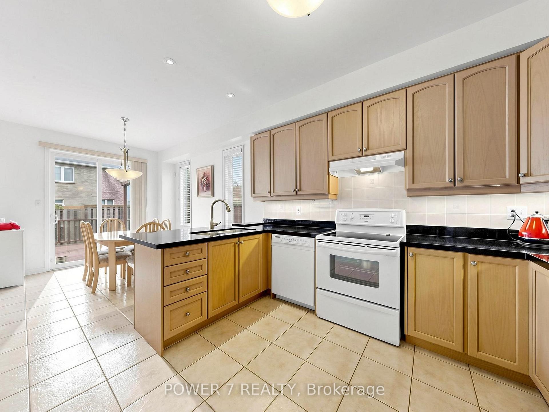 Photo 13 of 16 Barkwood Hollow, Markham, Berczy — HOMEH