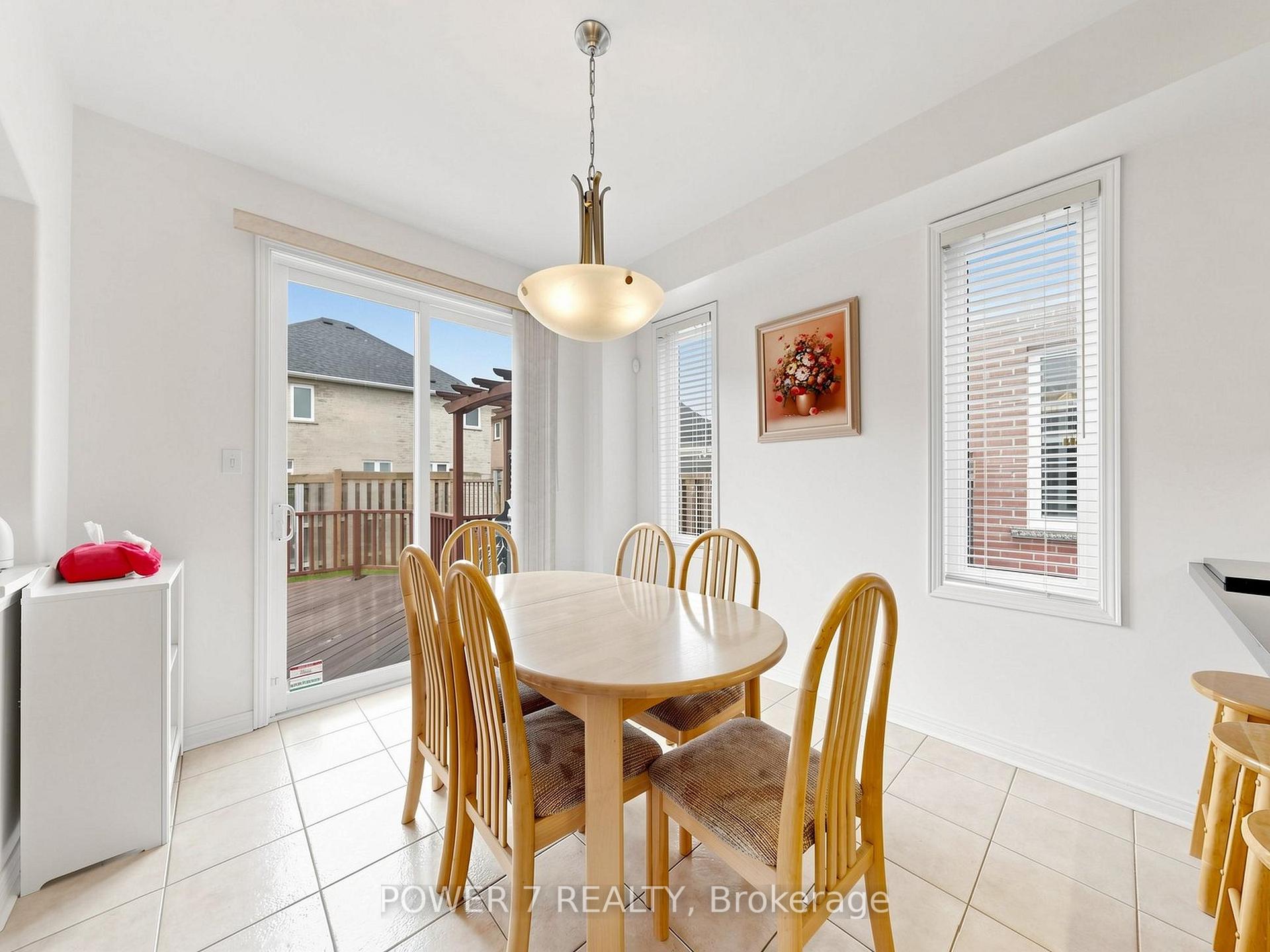 Photo 18 of 16 Barkwood Hollow, Markham, Berczy — HOMEH