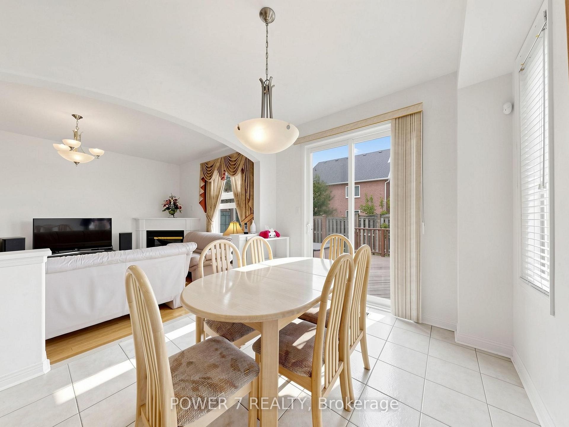 Photo 19 of 16 Barkwood Hollow, Markham, Berczy — HOMEH